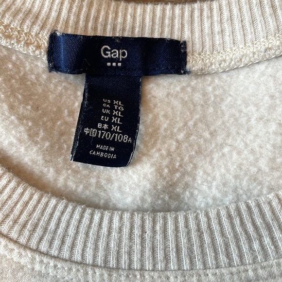 EUC GAP SWEATSHIRT - Picture 4 of 5
